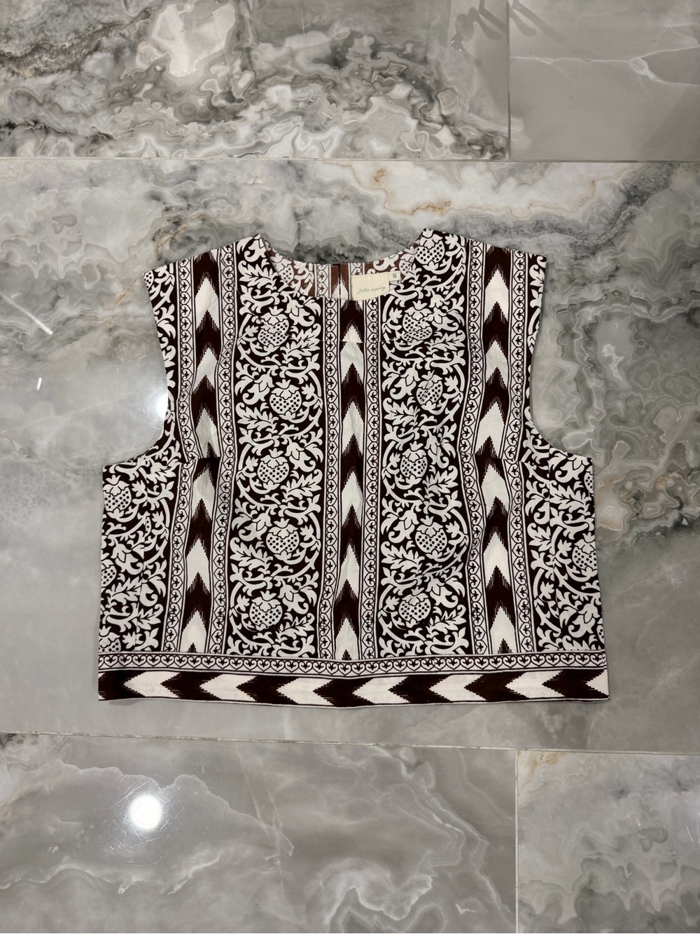 Patterned Black & White Sleeveless Crop Top